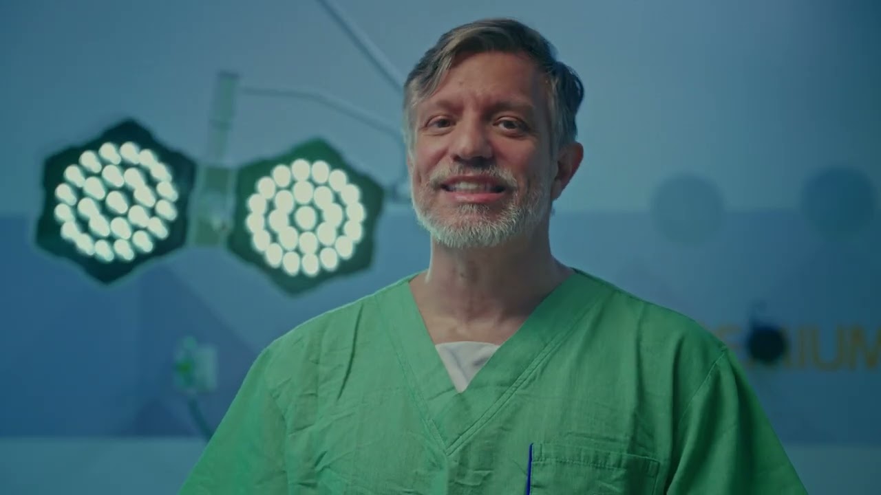 Dr. Marco Cassol  conversa com Lucy Mello em nosso Podcast Falando de Plástica. Confira.