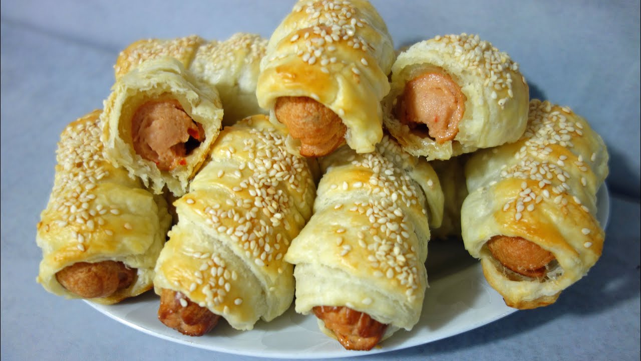 Parówki w cieście francuskim to szybkie, proste i tanie przekąski na imprezę z ciasta francuskiego!