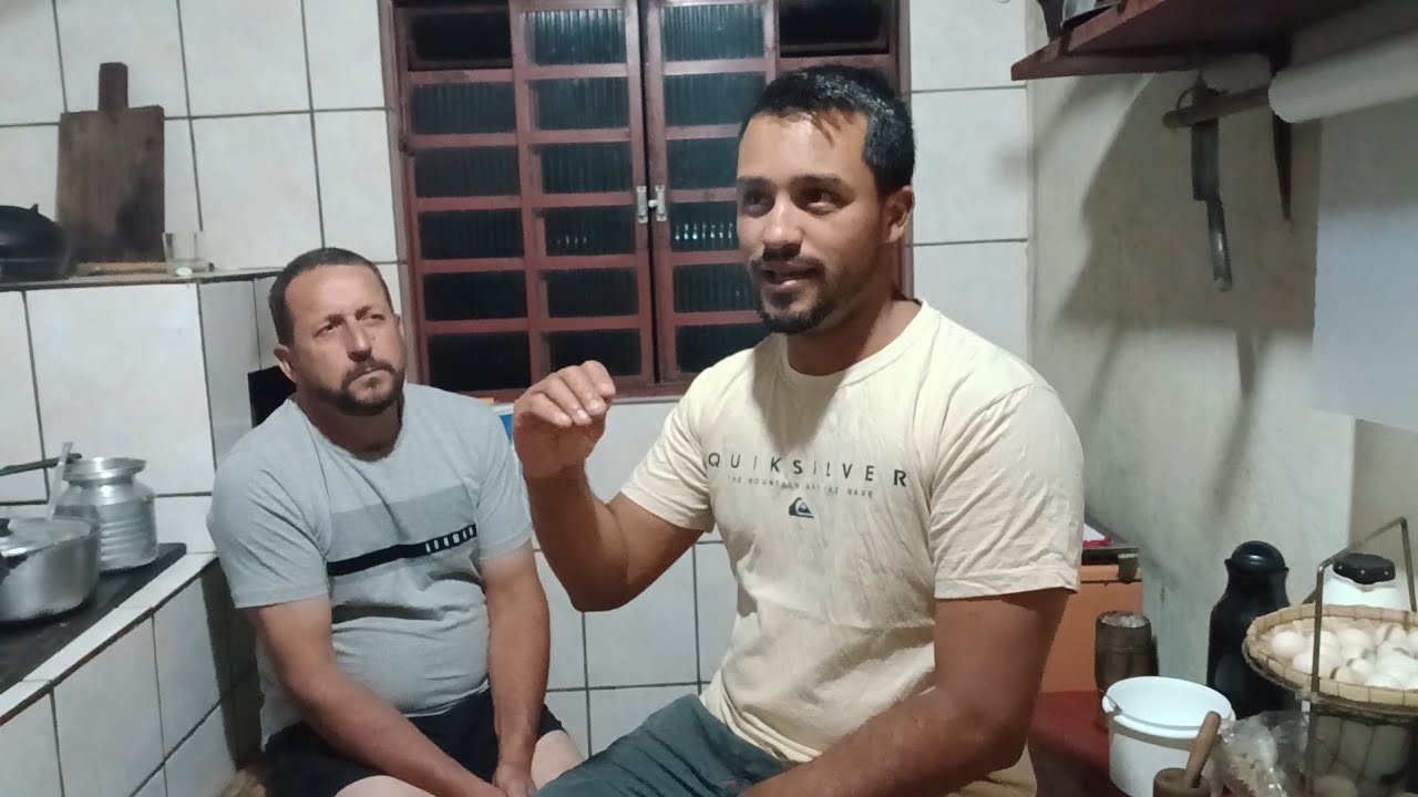 Amanhã vai ter ceia de Natal e o pernil é por conta do luiz Henrique 