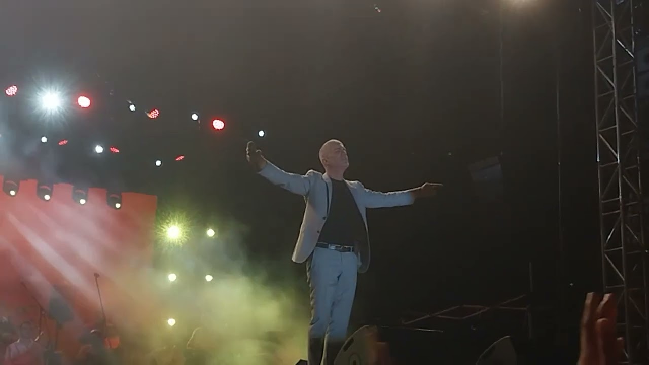 Özcan Deniz - Nasip Değilmiş (İzmir Fuar Konseri 2022)