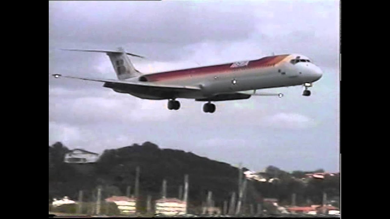 MD-88 (Iberia) aproximación y aterrizaje visual pista 22 EAS/LESO