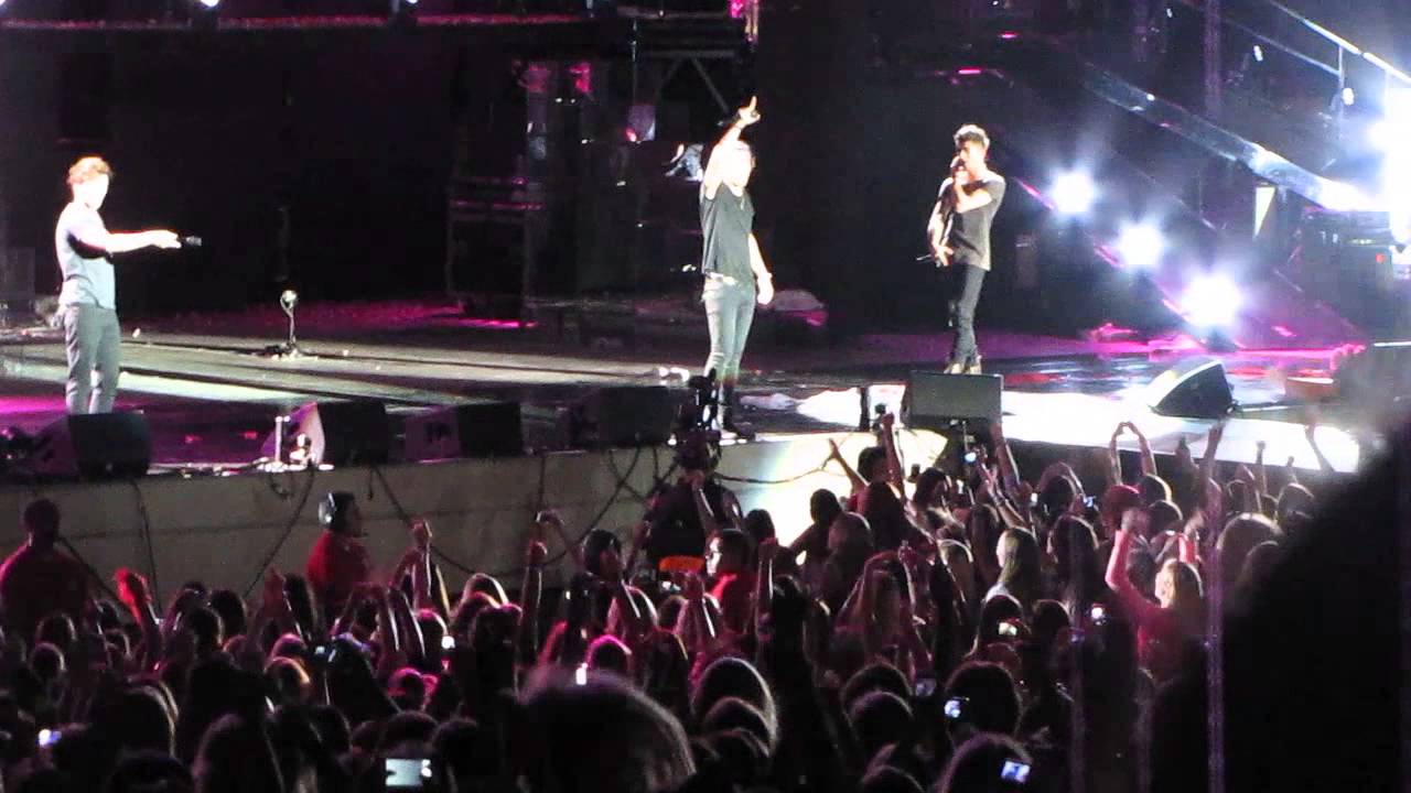One Direction Live In San Diego - Live While We're Young - August 4th, 2013