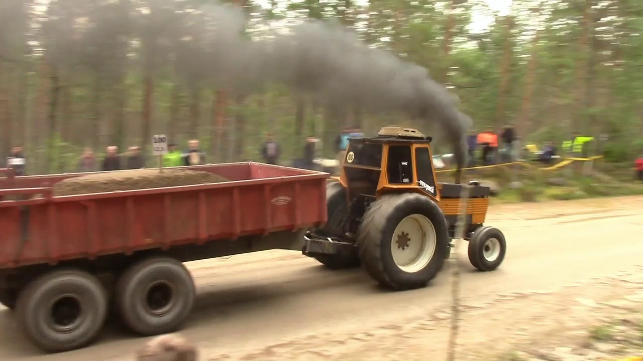 Puskankylän mäkivetokisoissa mustaa savua ja turbon vihellystä!