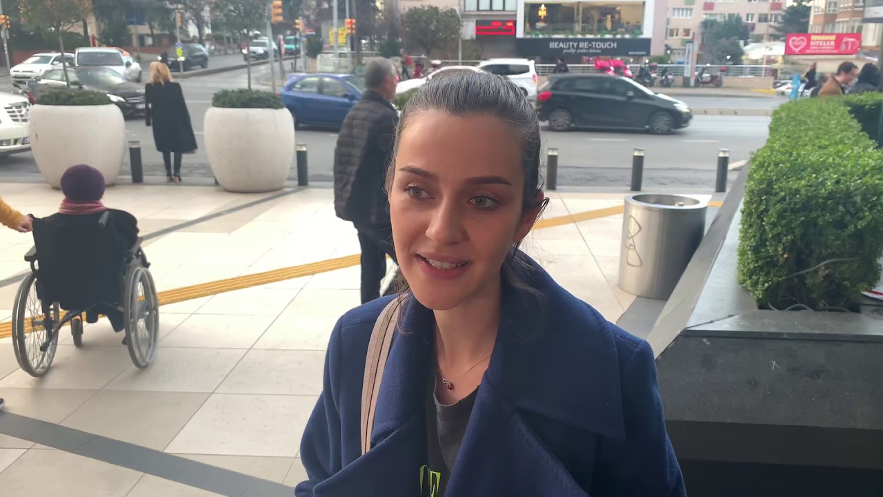 İrem Helvacıoğlu yeni filmindeki partneri Kerem Bursin’i anlattı