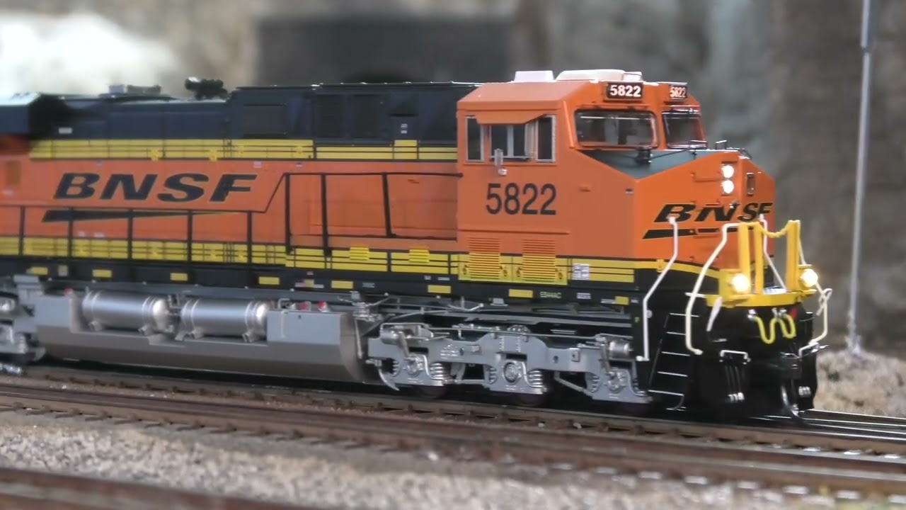 Review: ScaleTrains HO scale BNSF ES44