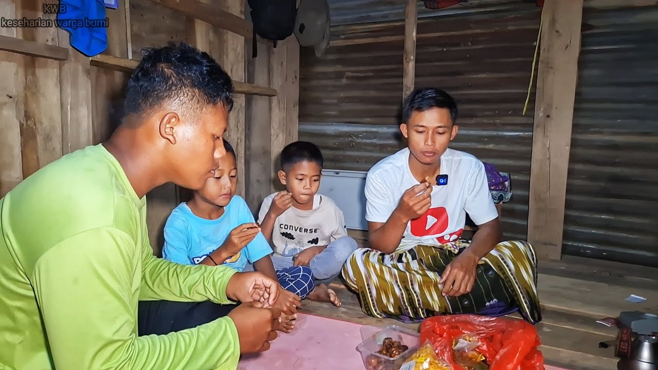 Buka Puasa Oleh² Dari Subscriber, Menu Seadanya, Makan Bareng Keluarga