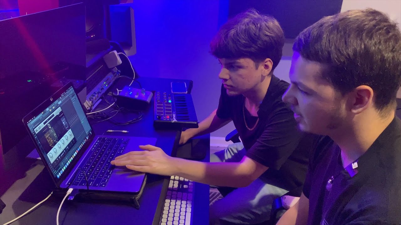 Young Producers BEATCHEFF makes Two Insane Beats in Minutes!