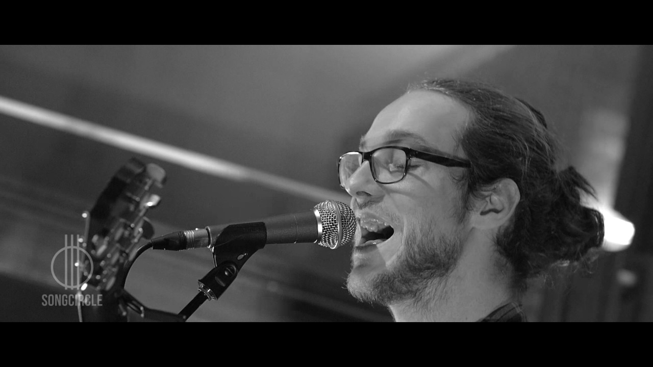 Andrew Lewis - FYE (live) | Songcircle Berlin