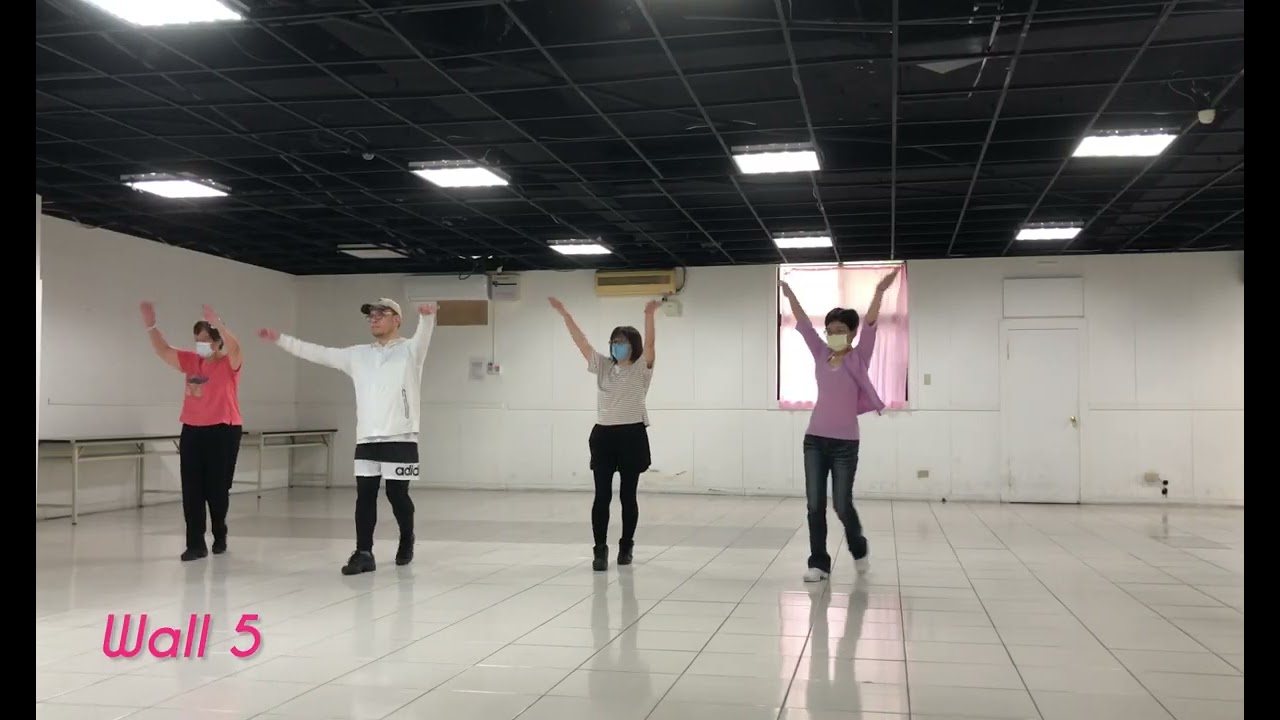 Kiss Me Honey line dance