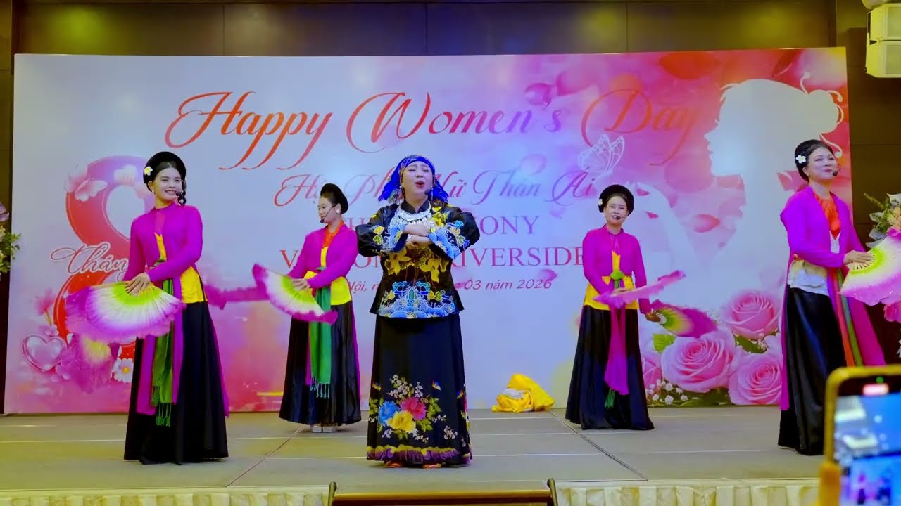 Ca sĩ Như Hoa - Với ca khúc chầu văn làm khán phòng thổn thức trong Kỉ niệm 1 năm HPNTA