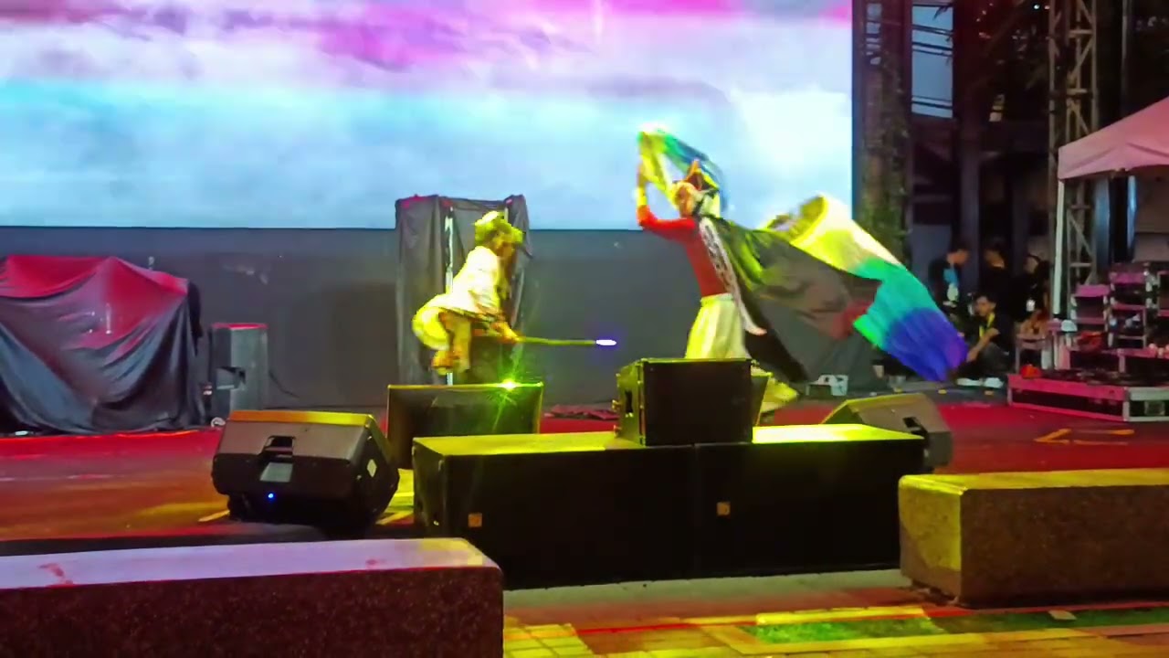 Shinobu VS Douma Cosplay Competition