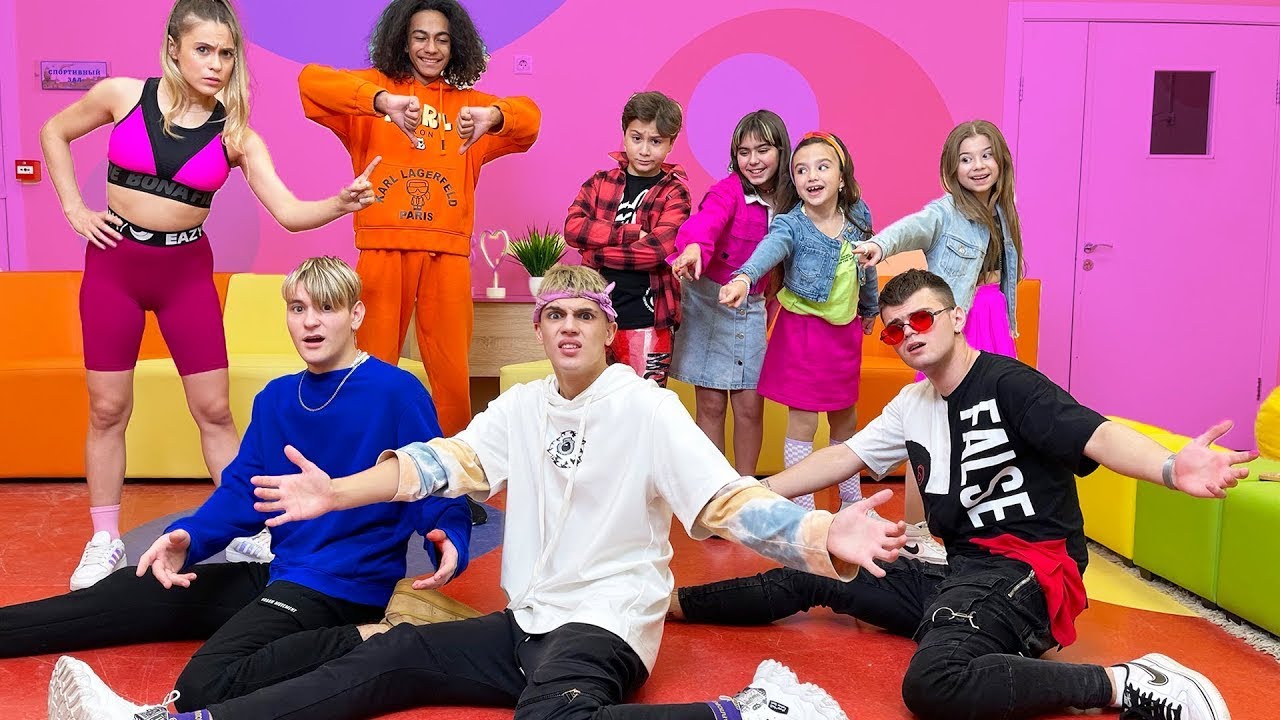 Amina přivedla na Campus NOVÉHO STUDENTA! Dobrodružství teenagerů ve škole | KiKiDo Campus Czech