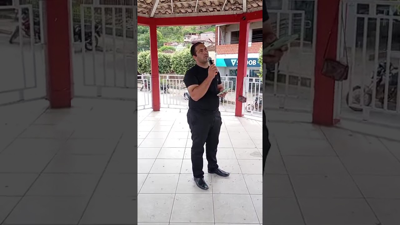 Louvor da harpa 141 na praça central de água boa MG evangelismo 