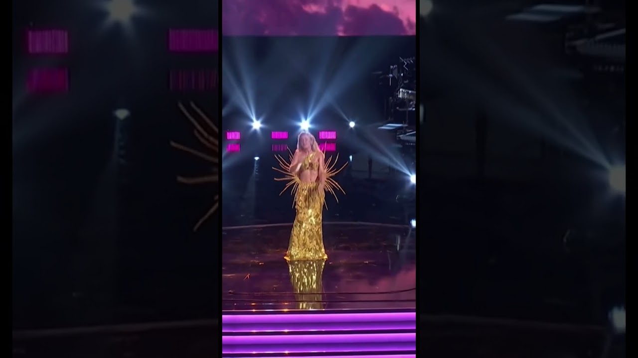 Our queen of Summer @ZaraLarssonOfficial performing Midnight Sun at the 2026 ​⁠GRAMMY’s 🌞🌺