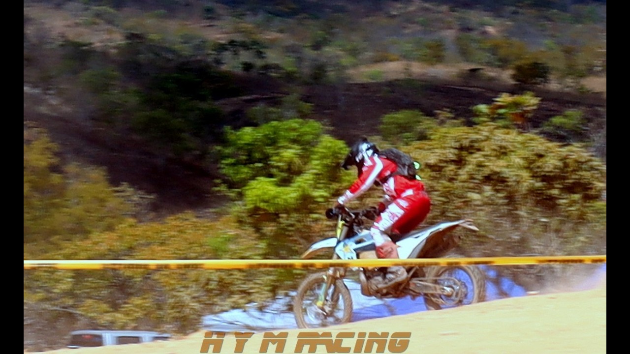 HUGO MALDONADO EN EL RIO MOTO ENDURO 8
