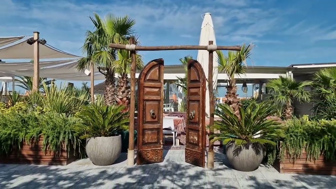 Scorcio del lungo mare di Milano Marittima