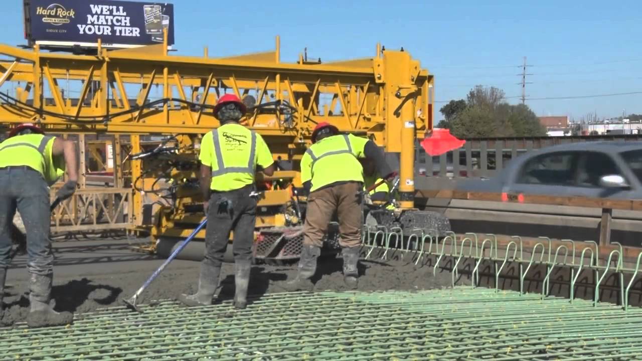 GOMACO C-450 Concrete Cylinder Finisher
