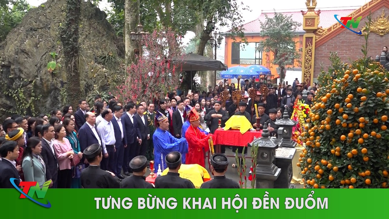 Tưng bừng khai hội đền Đuổm