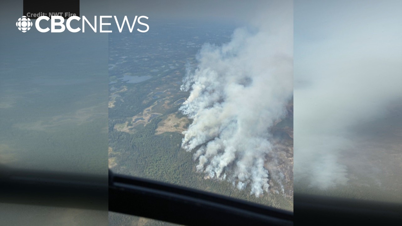 2 N.W.T. communities put under wildfire evacuation orders in less than 24 hours