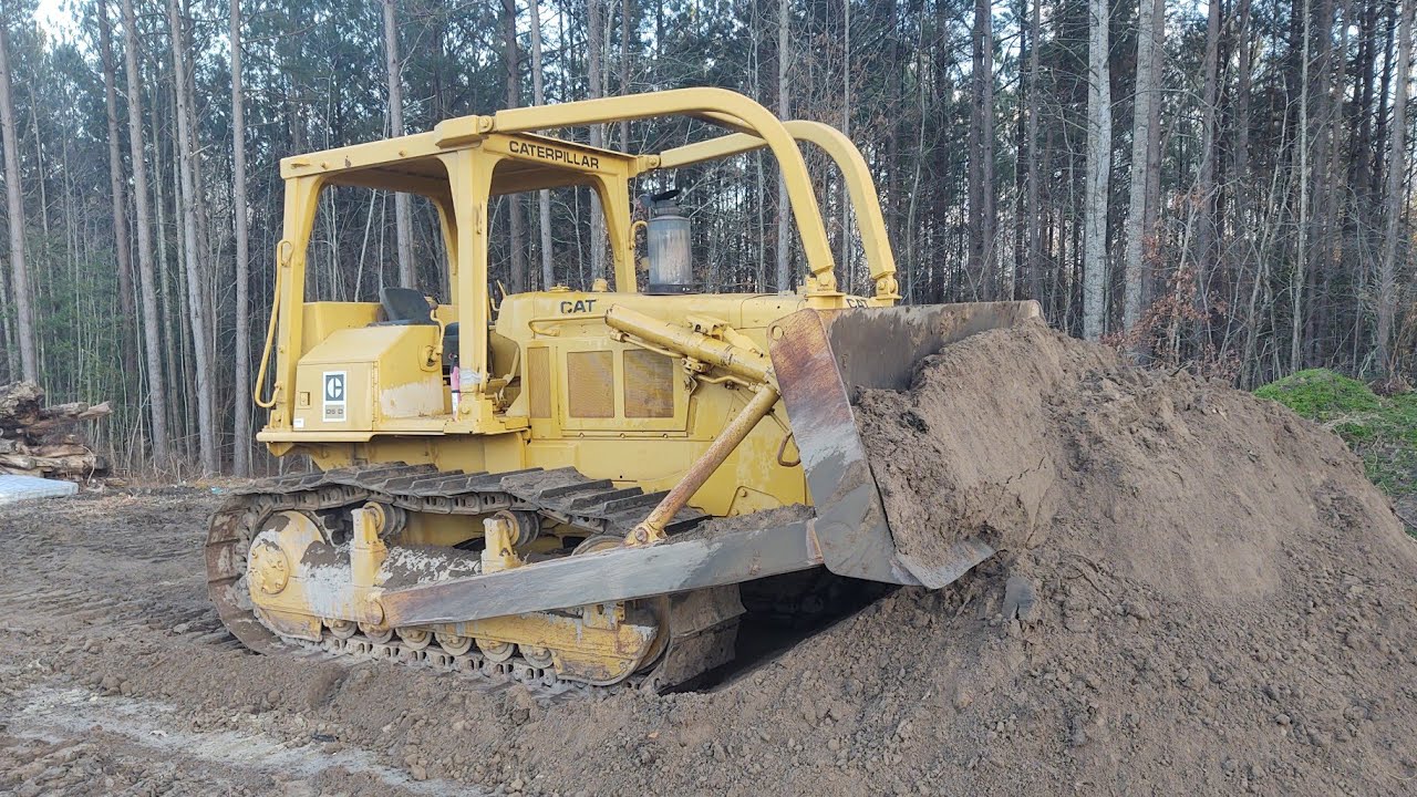 Servicing The New Dozer And Pushing Dirt