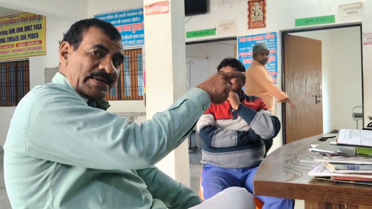 रेडियो सिंगर बाबू सुरेंद्र सिंह की धर्मपत्नी जी की तबीयत खराब है पुत्र प्राण सिंह की याद में रोती,