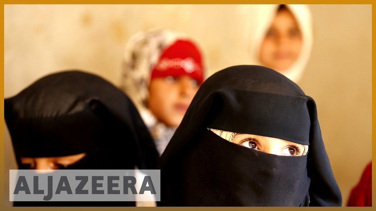 The war in Yemen: Kids attend school, despite warnings