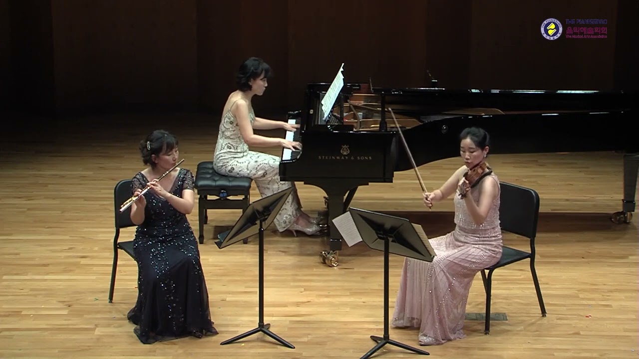 Jean Françaix - Musique  de cour for Flute, Violin and Piano, 1st and 4th movements