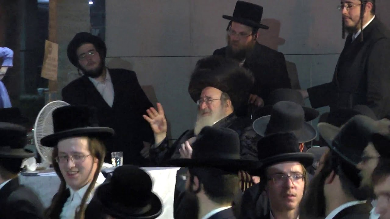 "תורתו מגן לנו" ריקודים לכבוד התנא האלוקי רבי שמעון בר יוחאי בחצר הקודש ספינקא, ל"ג בעומר תשע"ט.