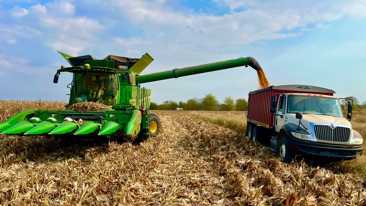 Final Day of Corn Harvest 2025 – Live from the Combine Cab