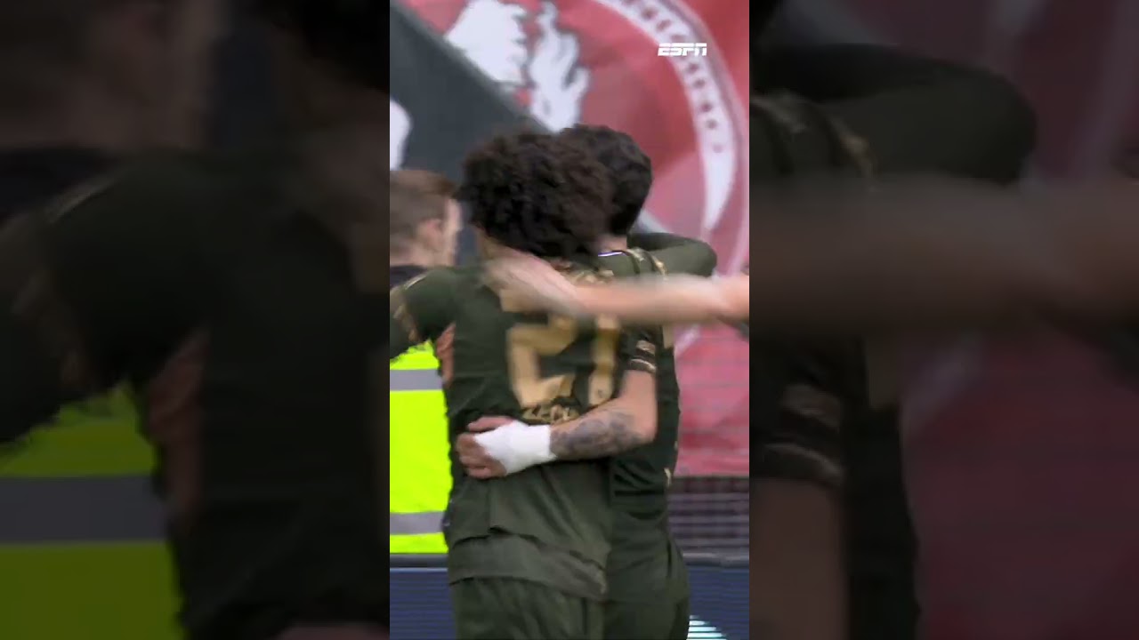 Prachtige counter van FC Utrecht: Ángel Alarcón en Gjivai Zechiël spelen het perfect uit 👏