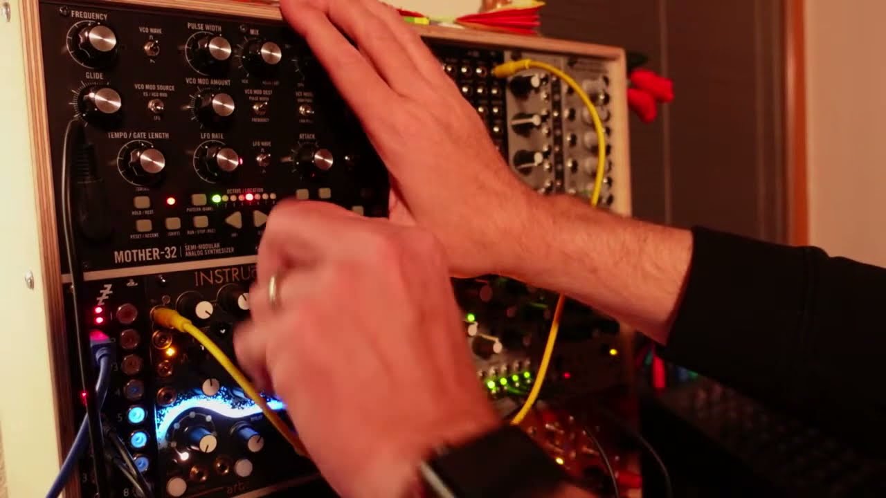 Ambient Jam played LIVE - Instruo Arbhar supporting Moog Mother-32