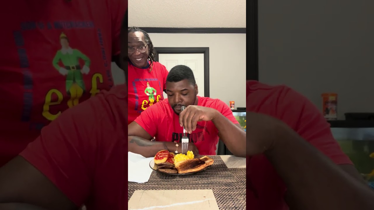 Чарльз, твой завтрак готов.