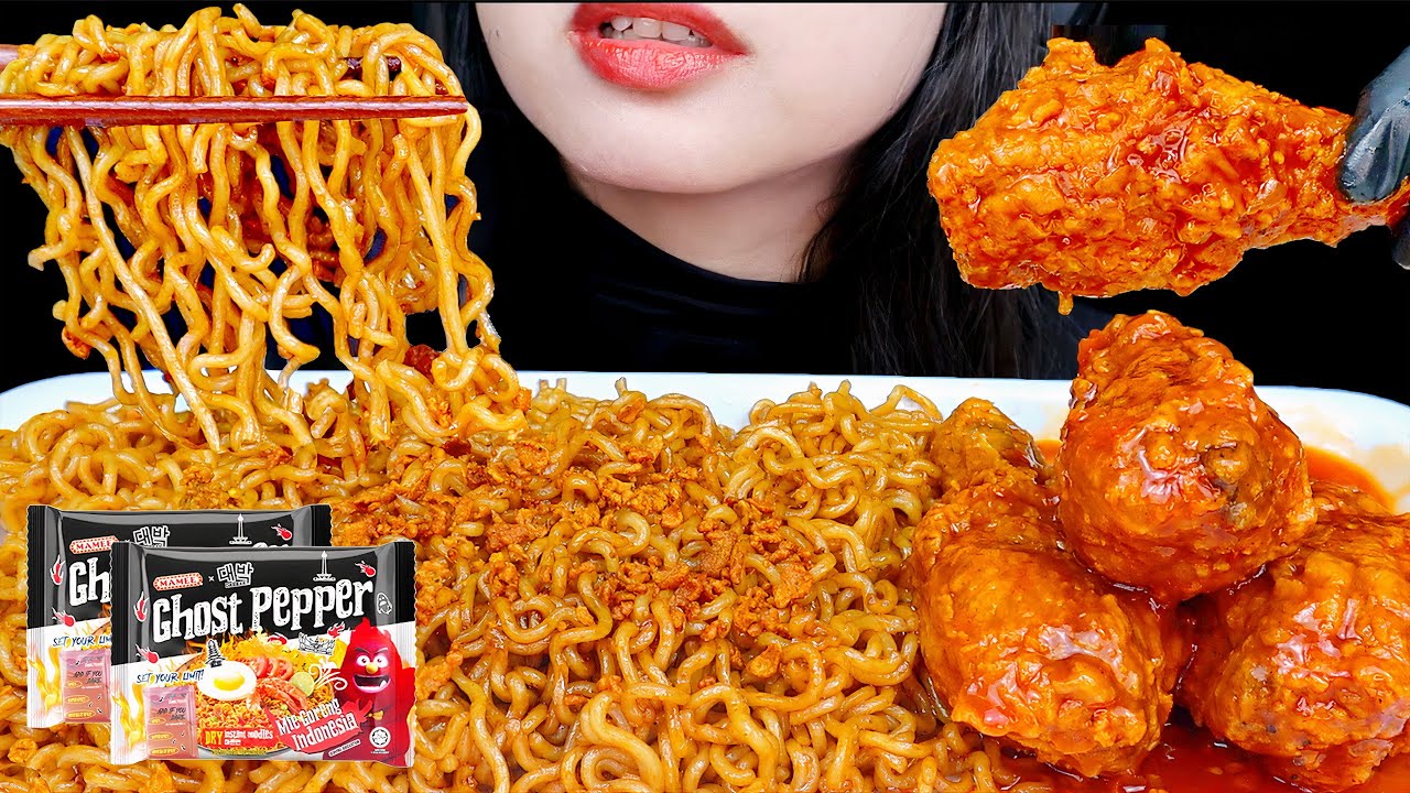 SADIS! ASMR MUKBANG MIE GHOST PEPPER TERPEDAS DI INDONESIA + AYAM SAUS PEDAS 🔥🔥