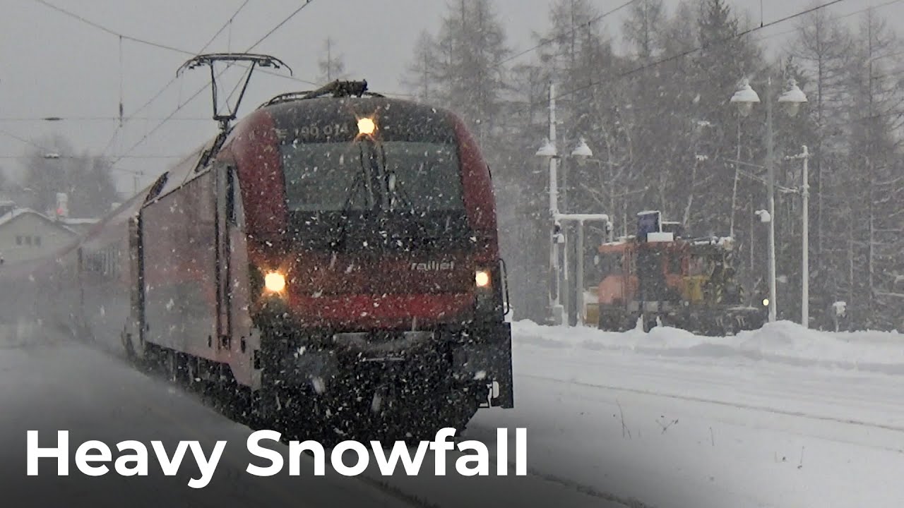 Austrian Trains Vlog #24 - Heavy Snowfall at Semmering Bahnhof in Lower Austria (02.02.2023)