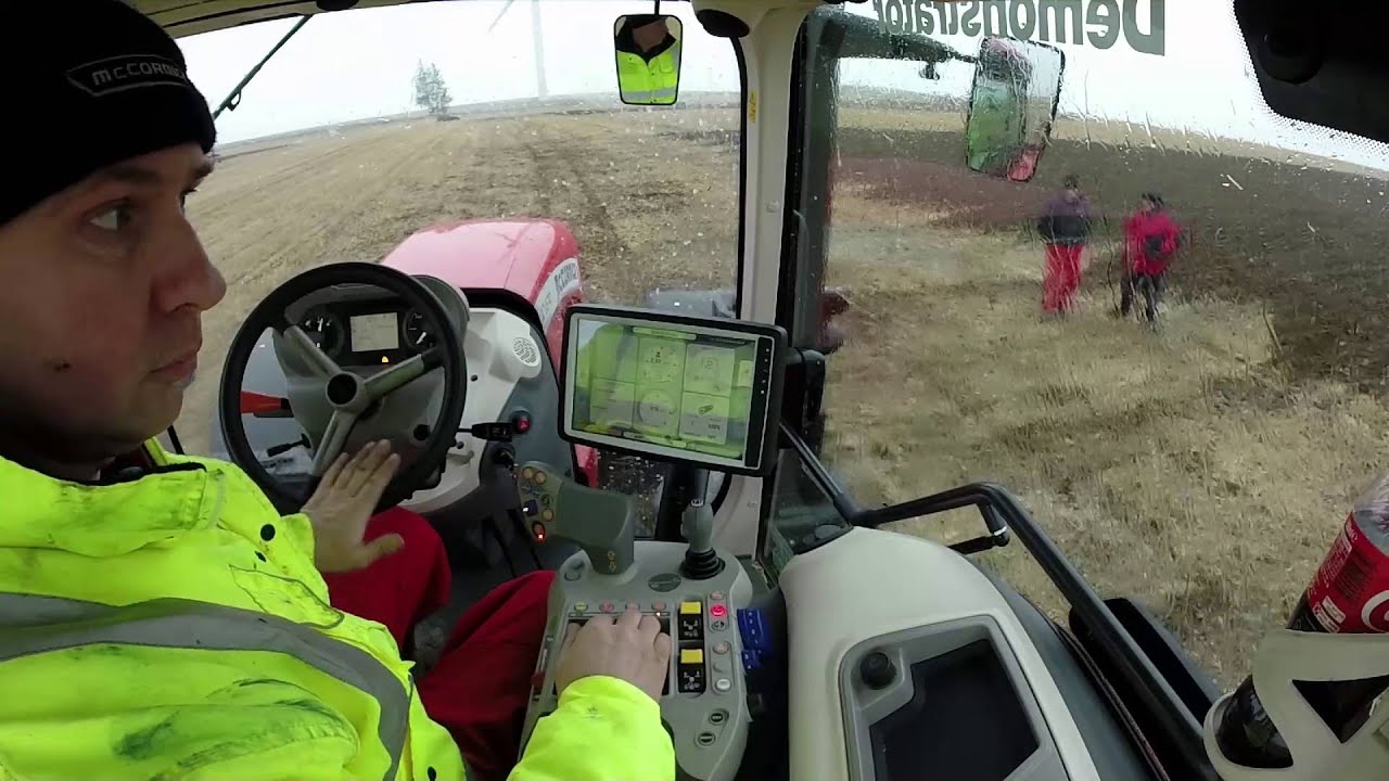 McCormick X 7.670 with Kongskilde XRT plough, at Grampian Supermatch 2016.