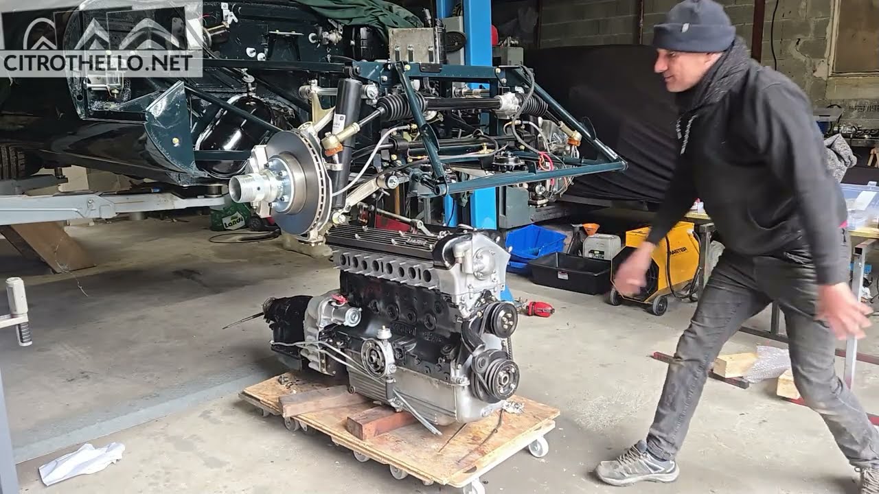 Мой Jaguar E-Type Series 2 4.2L 1969 года, цвет British Racing Green. Реставрация, подлежащая зав...