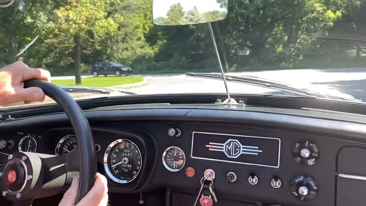 1967 MG MGB за рулем