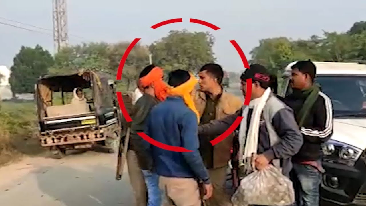 Caught on cam: Sand Mafia slaps cop, tries to snatch gun in Bhind