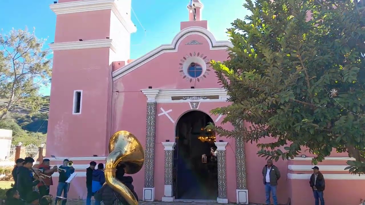 San juan reyes oaxaca la banda tocando en la iglesia 12 noviembre 2025 