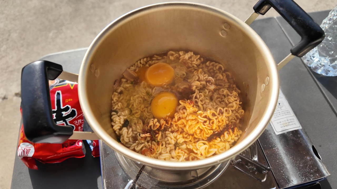 후르릅짭짭 헤헿 라면 맛있당 [시골먹방]
