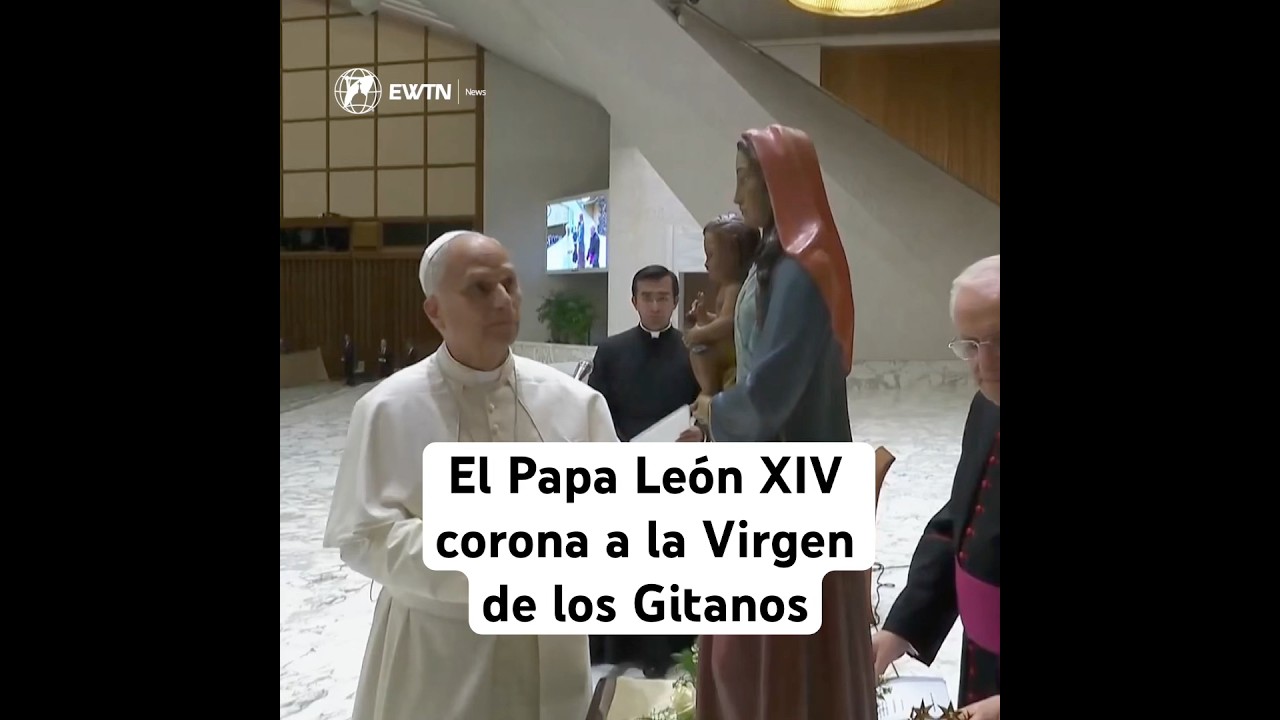 El Papa Le&oacute;n XIV corona a la Virgen de los Gitanos