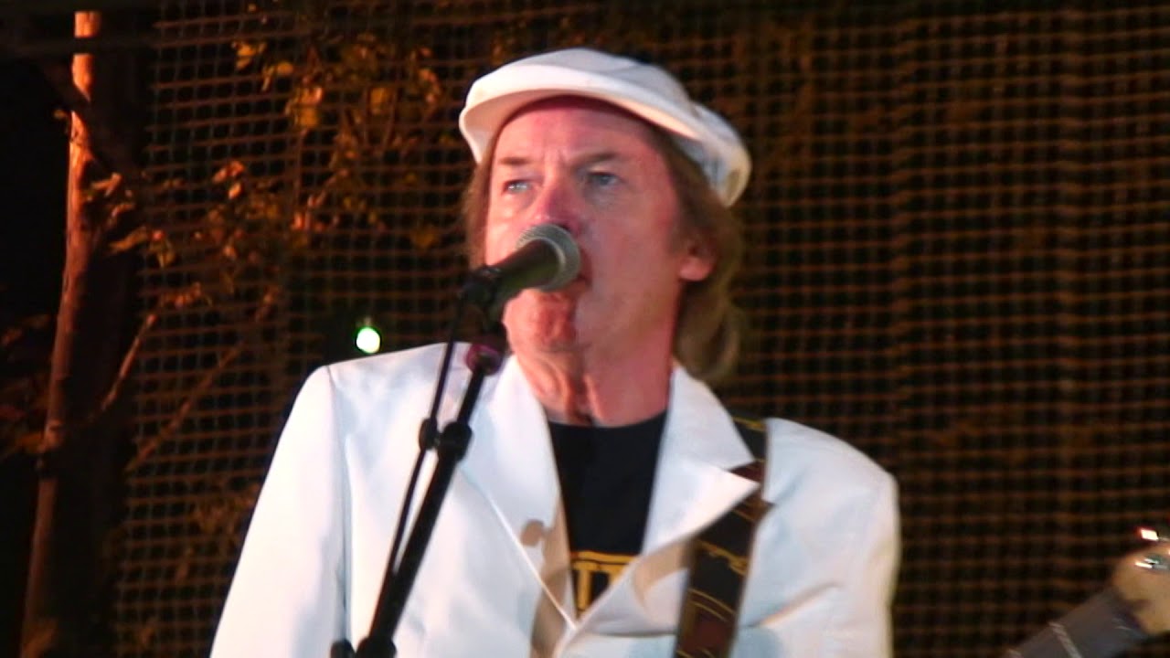 THE RUBETTES   LITTLE DARLING  LIVE 08 30 16 SOUTH OF FRANCE