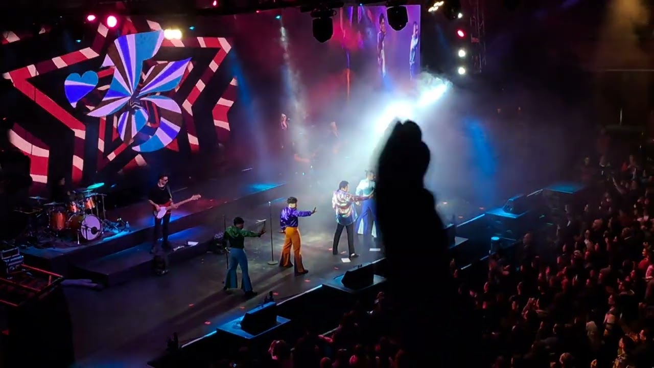 (This Is Michael) en Teatro Caupolicán, Música de 
