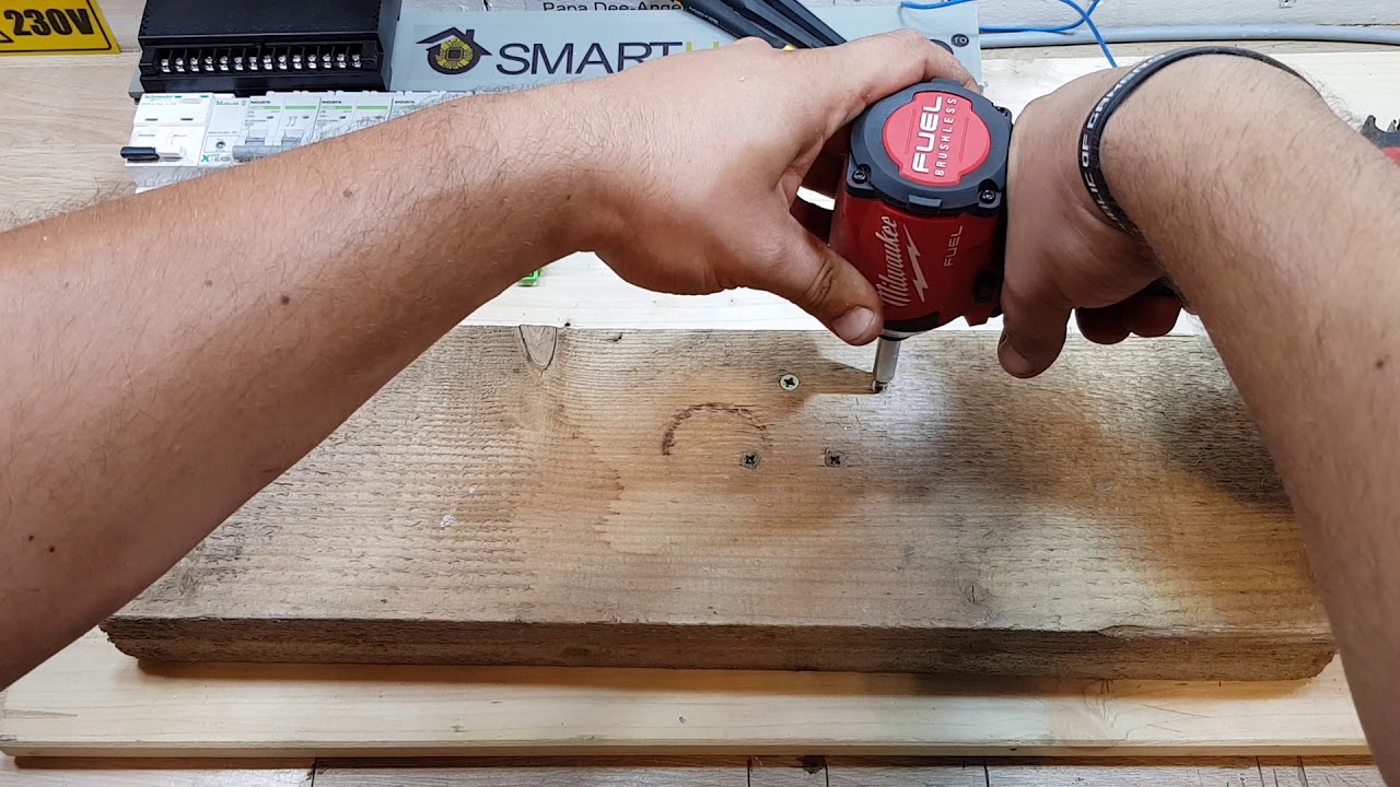 Autofiletanta cu impact Milwaukee 2853-20 cateva teste