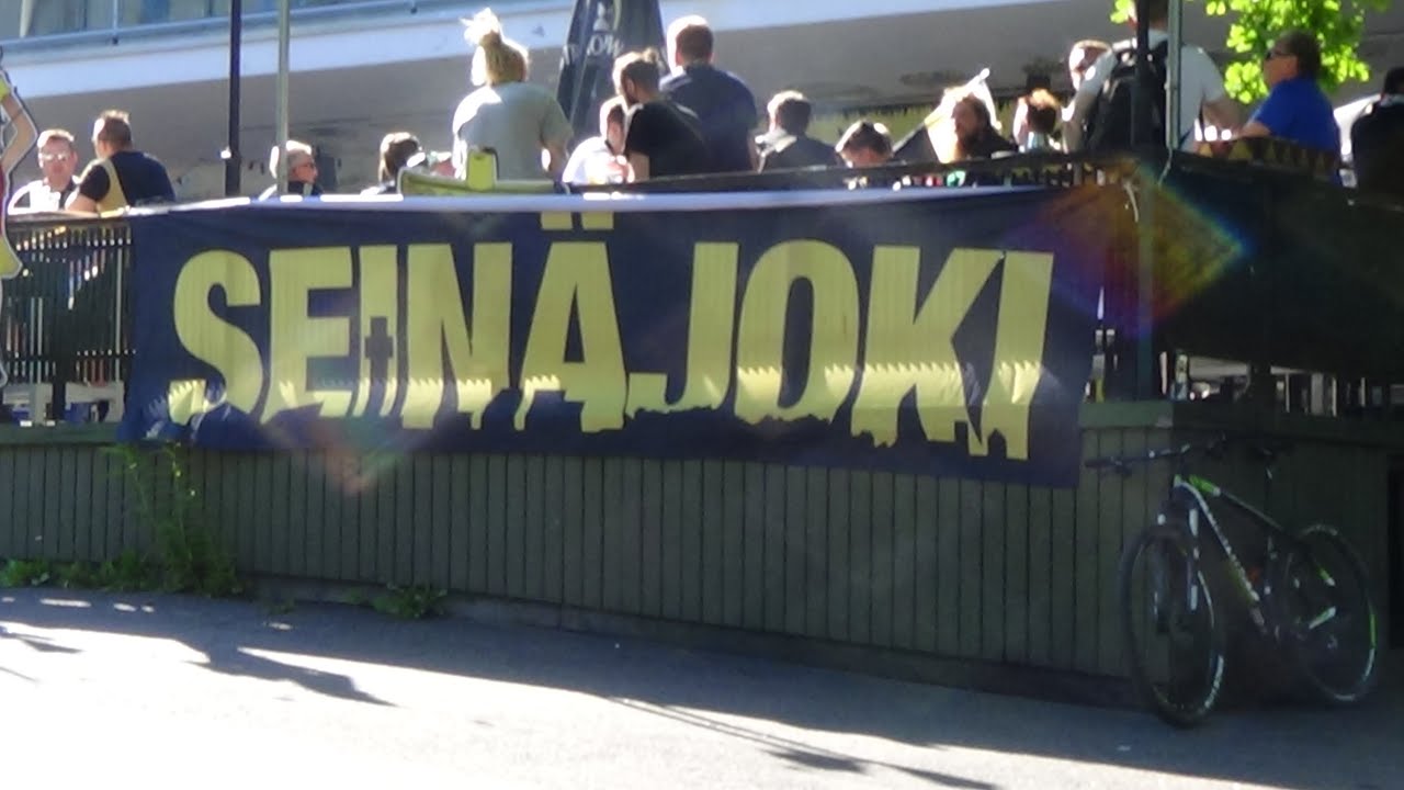 Kannattajat matkalla otteluun Sjk vs FH hafnarfjördur (UEFA europa league)