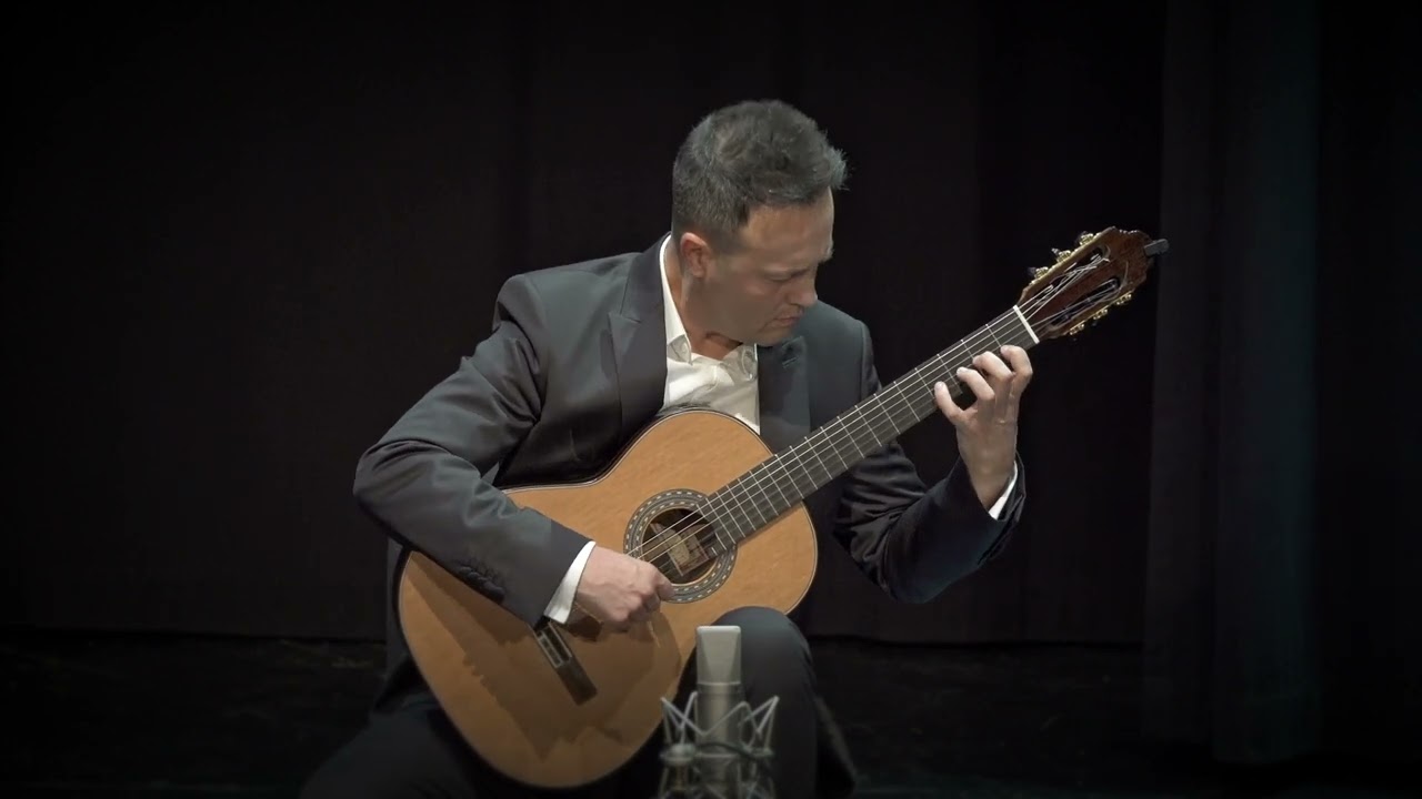 Granada by Isaac  Albéniz - David Martínez, guitarra