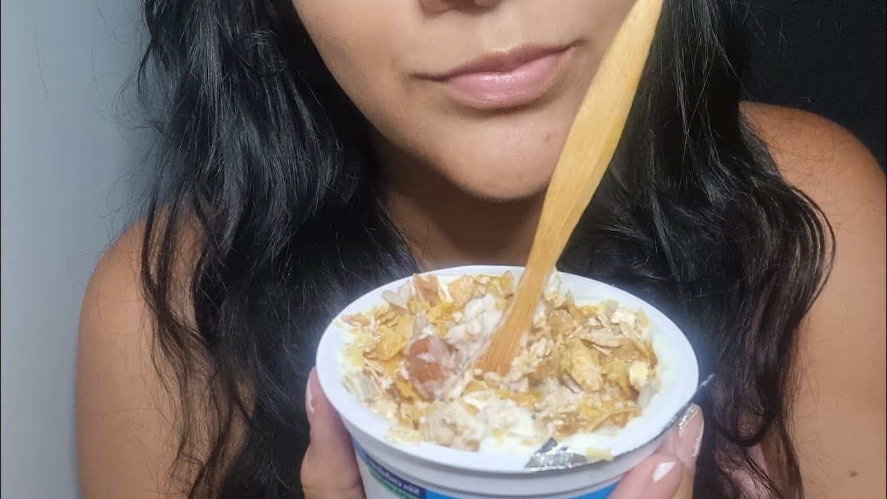 ASMR comiendo Yogurt con granola | ASMR en Español