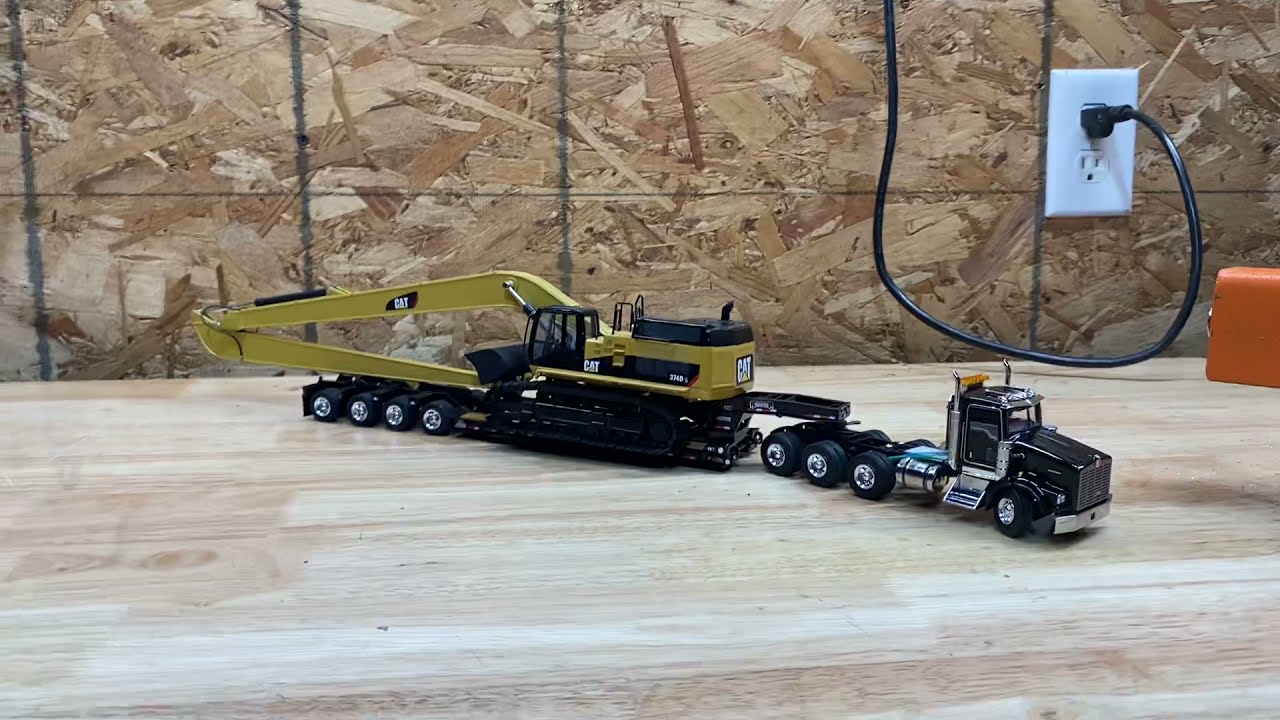 1/50 Cat 374D Long Reach Excavator Review