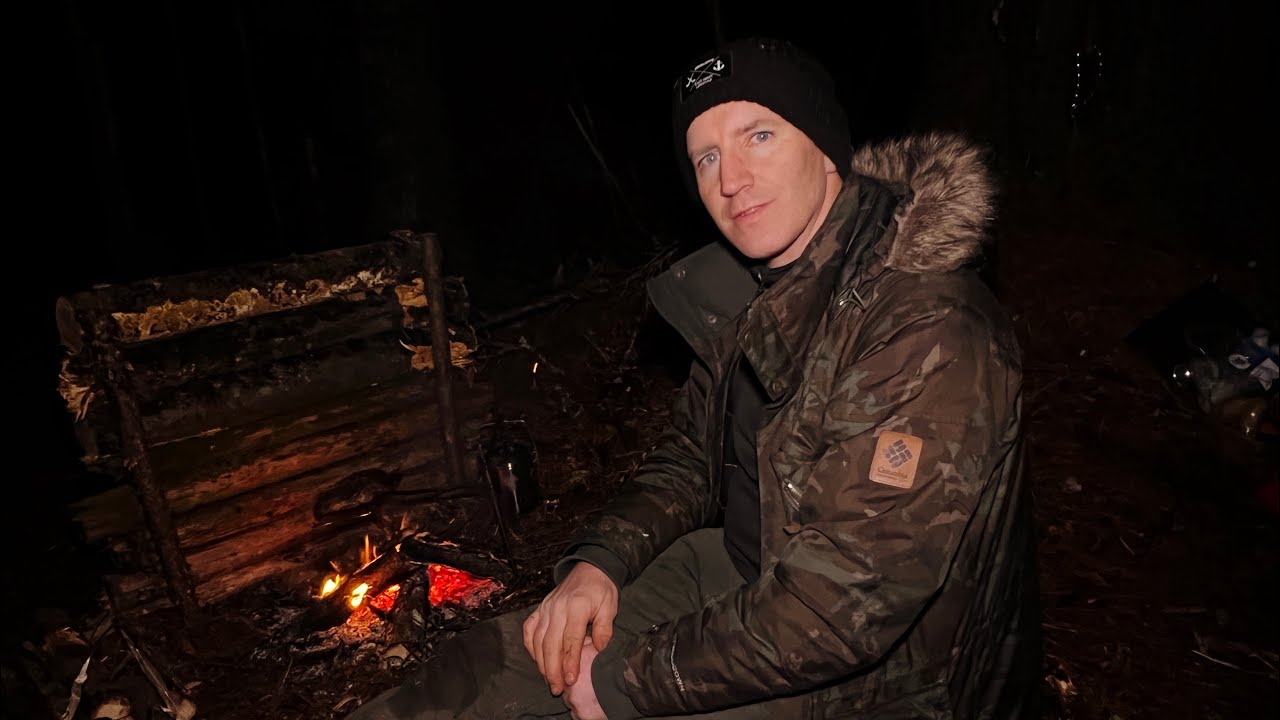 Winter Camping Wilderness Adventure:  Homemade Tarp Shelter - Wool Blanket - Fire - Food