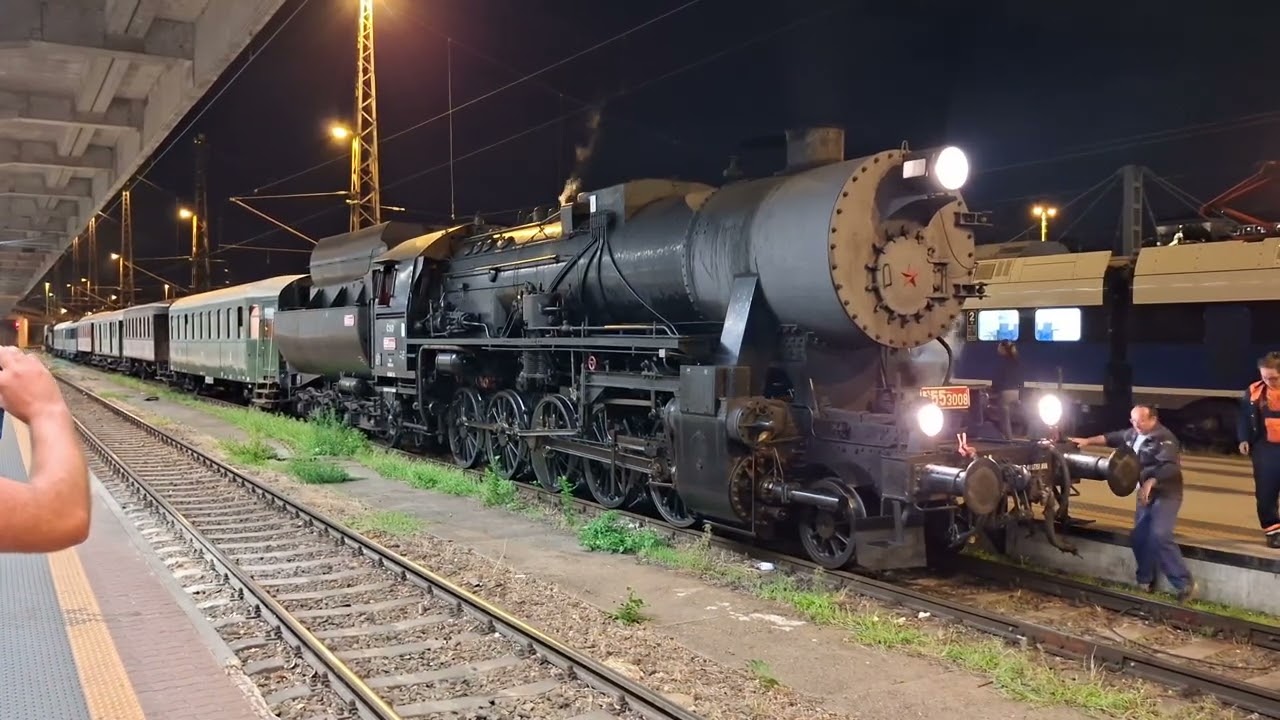 ČD 555,3008 és 424,247 Verőcén, Kismarosnál, és a Nyugatiban [25.09.27]